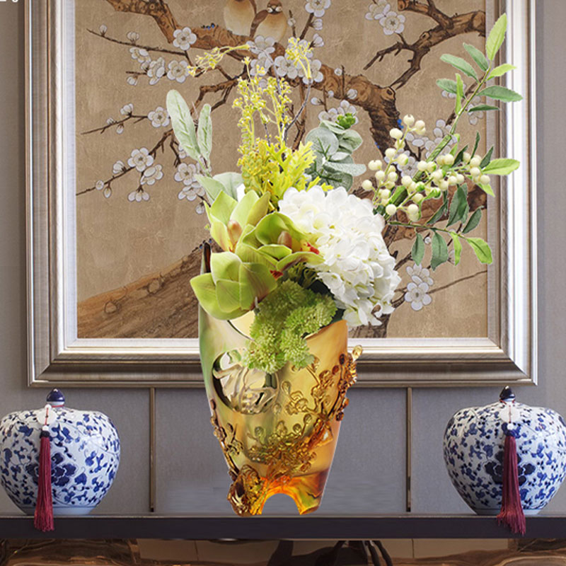 ของตกแต่งบ้าน ดอกพลัมแกะสลักลาย แจกันแก้วสีเหลืองอำพัน