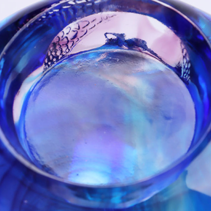 เชิงเทียนแกะสลักคริสตัลเคลือบสีฟ้า