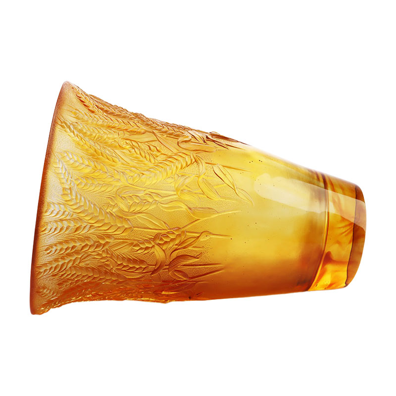 แจกันแก้วสีเหลืองอำพันพิมพ์ลายหูข้าวสาลี