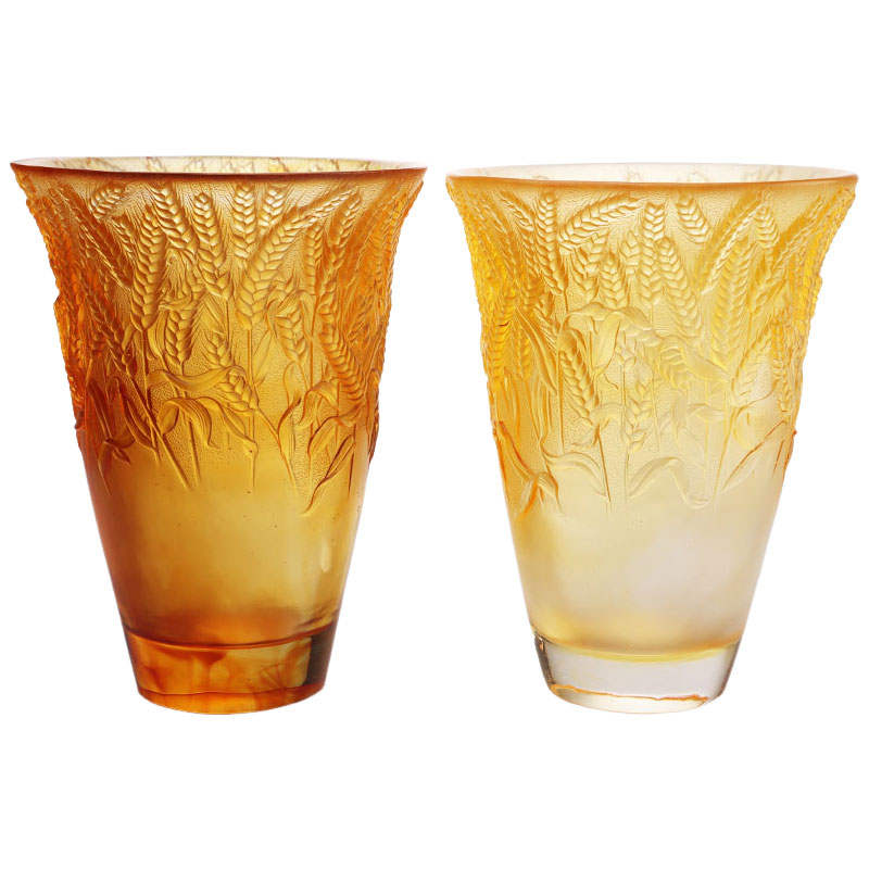 แจกันแก้วสีเหลืองอำพันพิมพ์ลายหูข้าวสาลี