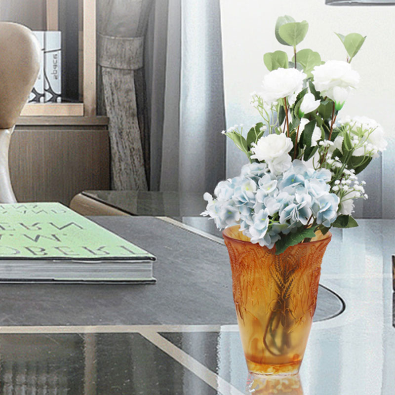 แจกันแก้วสีเหลืองอำพันพิมพ์ลายหูข้าวสาลี