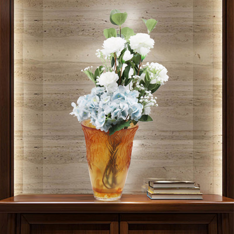 แจกันแก้วสีเหลืองอำพันพิมพ์ลายหูข้าวสาลี