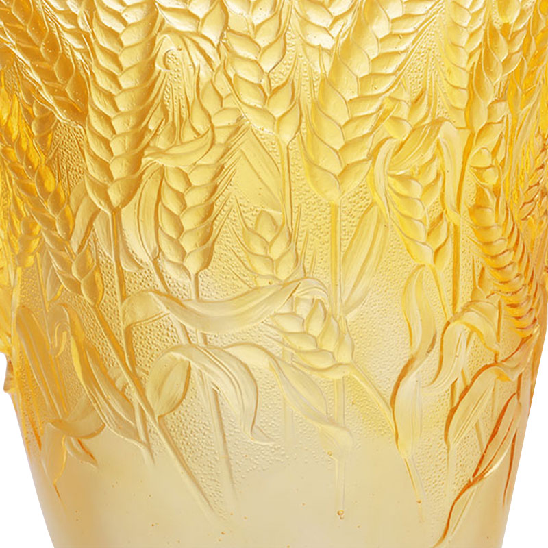 แจกันแก้วสีเหลืองอำพันพิมพ์ลายหูข้าวสาลี