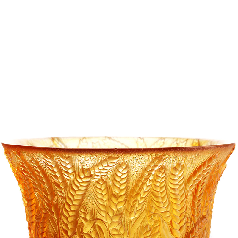 แจกันแก้วสีเหลืองอำพันพิมพ์ลายหูข้าวสาลี