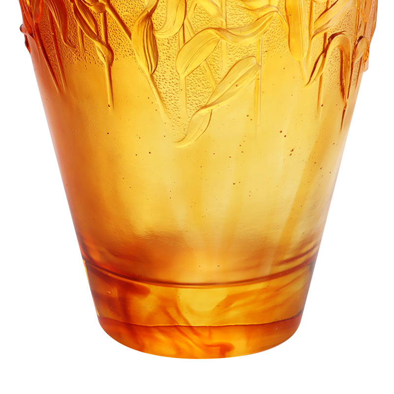 แจกันแก้วสีเหลืองอำพันพิมพ์ลายหูข้าวสาลี