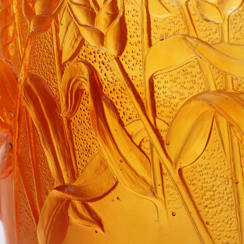 แจกันแก้วสีเหลืองอำพันพิมพ์ลายหูข้าวสาลี