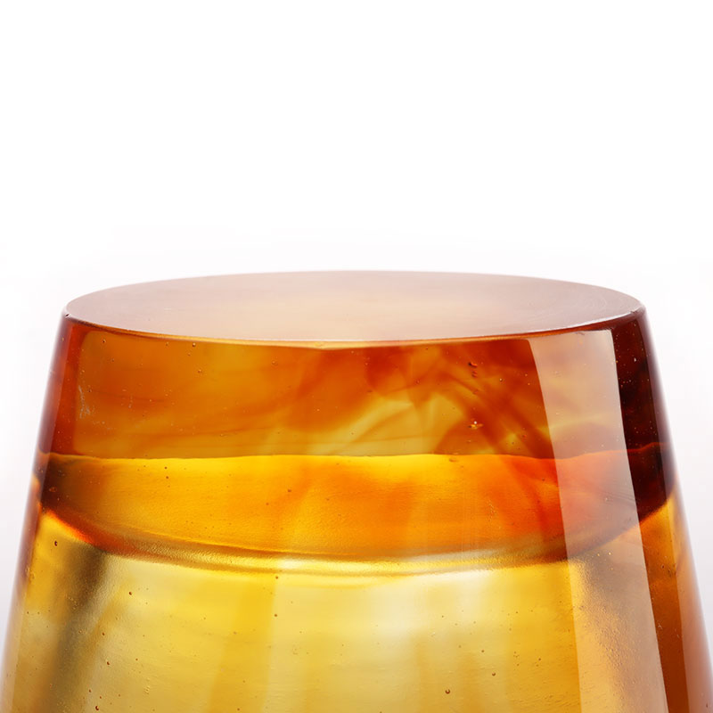 แจกันแก้วสีเหลืองอำพันพิมพ์ลายหูข้าวสาลี